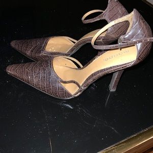 Marine Crocodile Embossed Pumps size 9